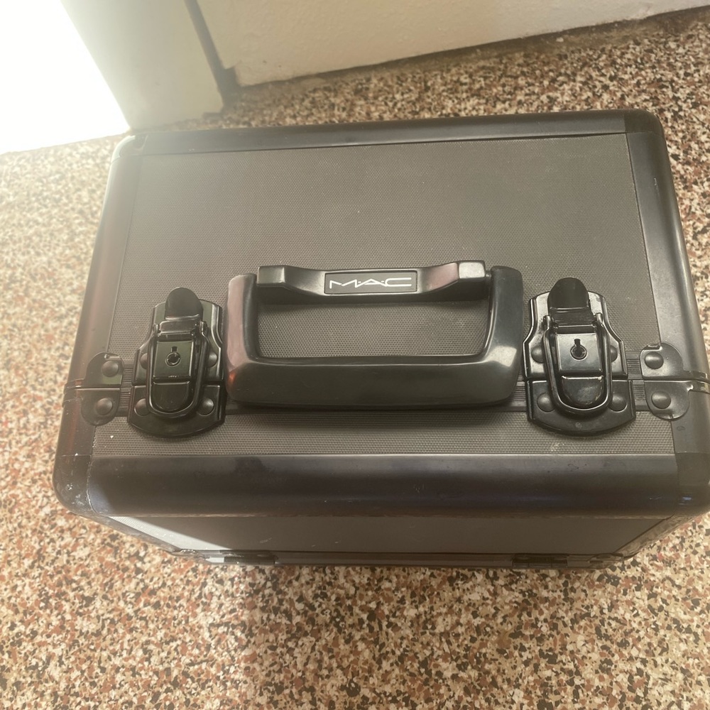 MAC cosmetics vintage train case